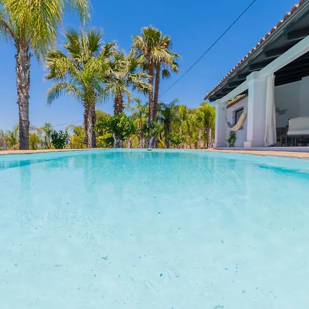 Cubo's El Balneario